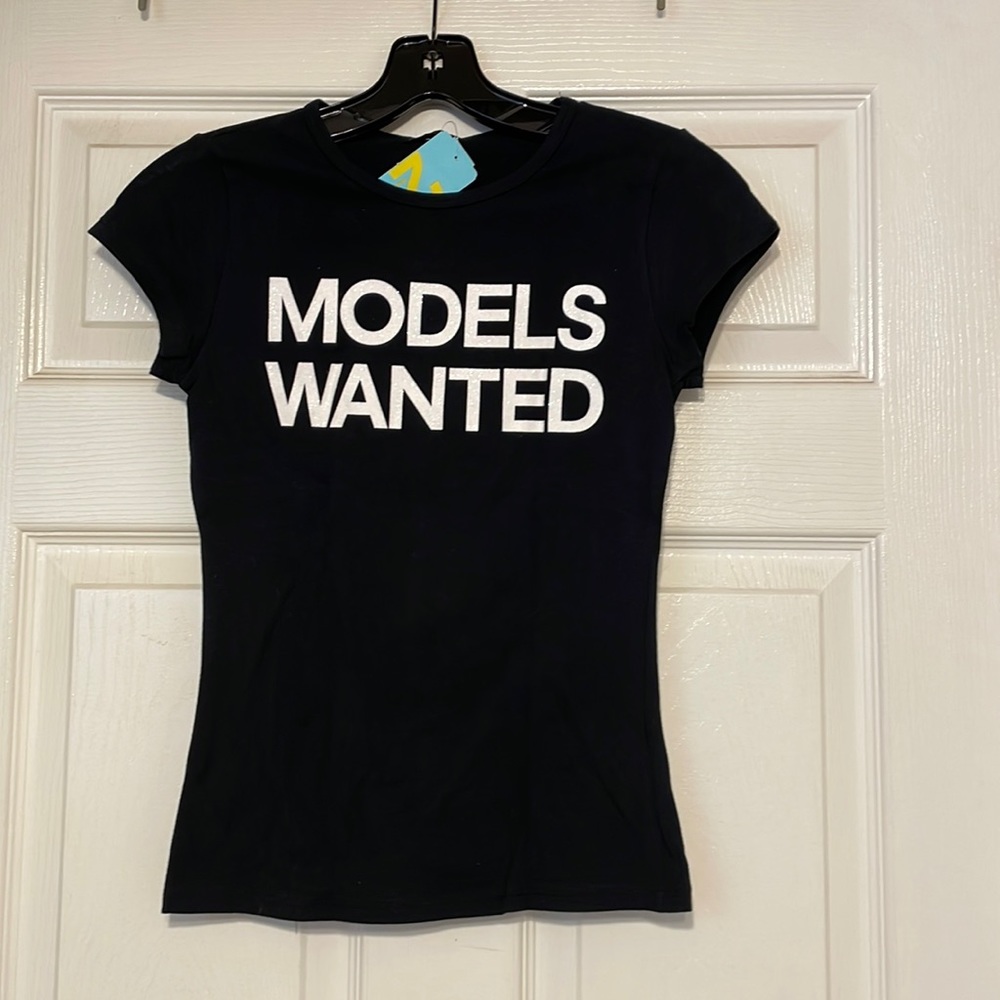 Black/white t-shirt